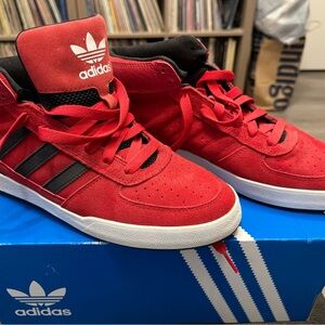 Like new red and black adidas hightops mns US 11